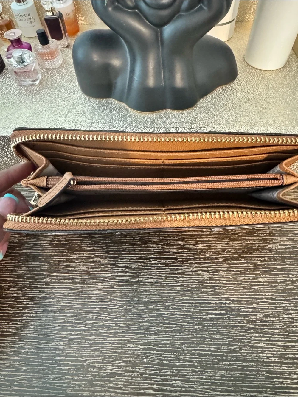 Michael Kors Cream & Brown Logo Zip-Around Wallet - Picture 4 of 4